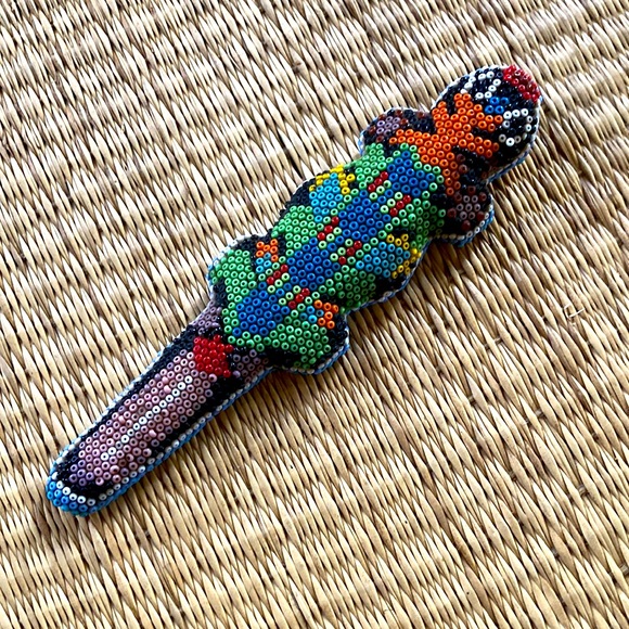 Vintage Folk Art beaded chameleon - Picture 1 of 5
